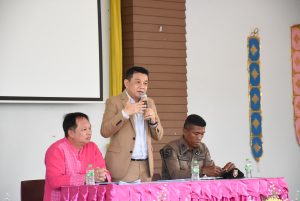 นายกองค์การบริหารส่วนจังหวัดพะเยา ร่วมประชุมเพื่อรับฟังและแก้ไขปัญหาการขอผ่อนผันพื้นที่จำหน่ายสินค้าในที่หรือทางสาธารณะในเขตเทศบาลเมืองพะเยา